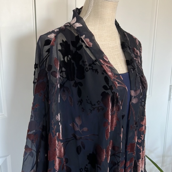 Akemi + Kin Kimono - Picture 6 of 12